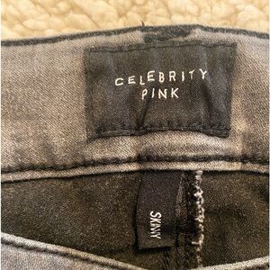 Straight leg slim fit lots of stretch , tight fitting all the way to ankles